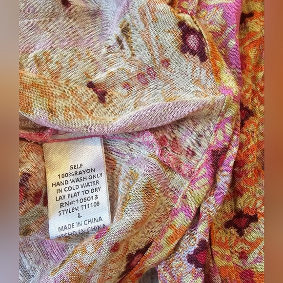 Savanna Jane Size Large Rayon V-neck Flowy Long Sleeve Top. Tribal Print - Picture 7 of 9